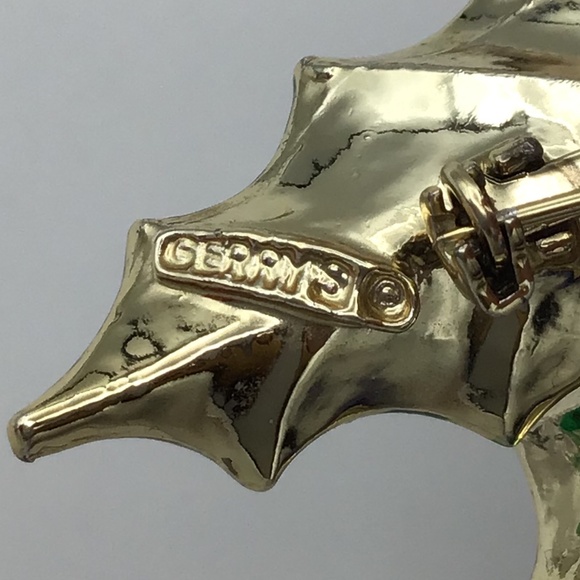 Vintage Signed Gerry's Holiday Holly Winter Brooch Pin - Picture 4 of 13